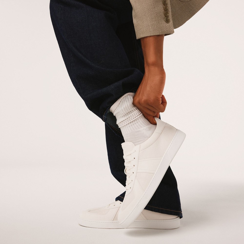 Aldo Nikolas - White