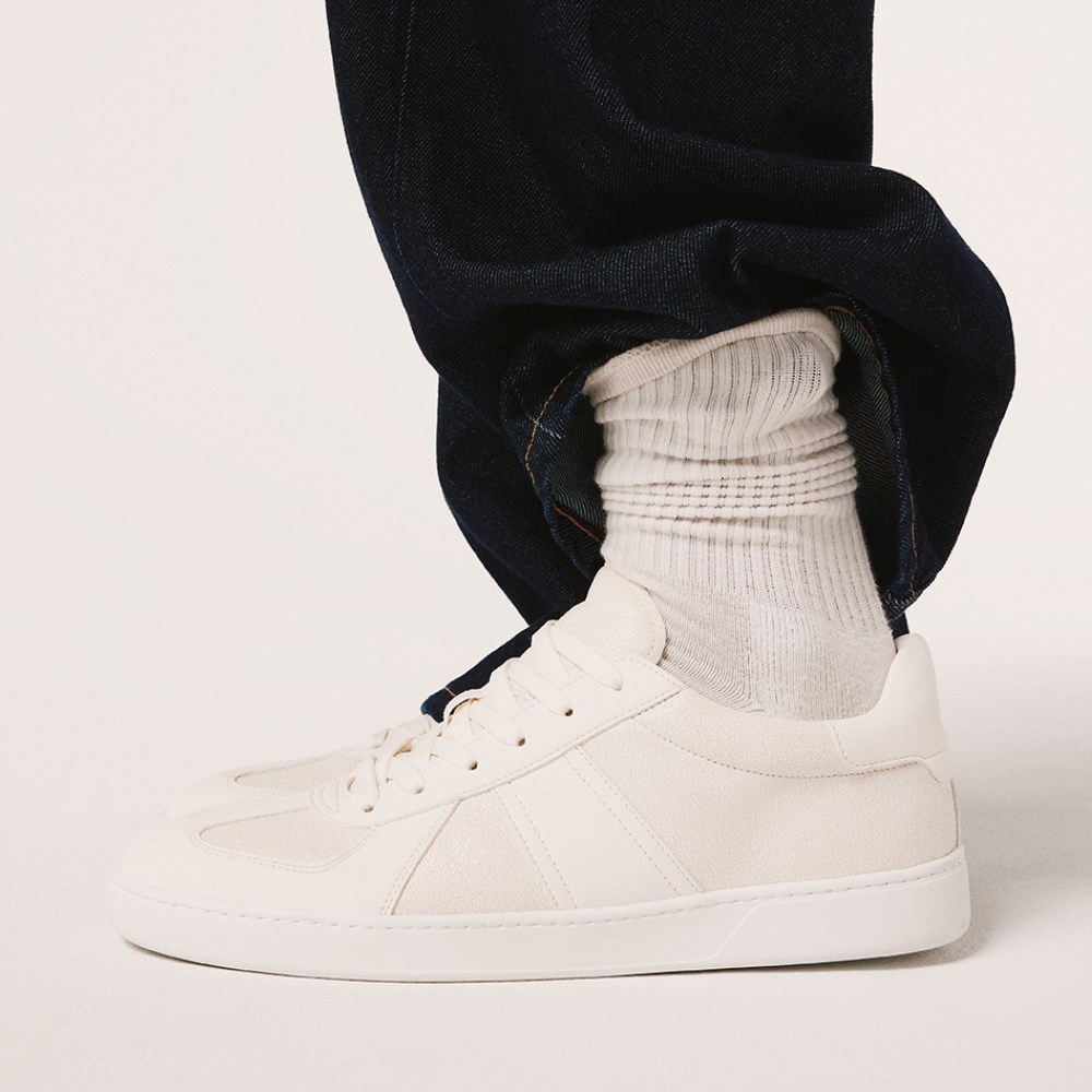 Aldo Nikolas - White